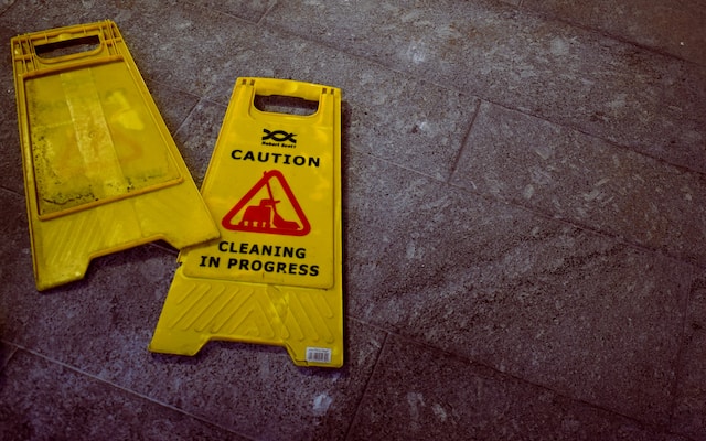 wet floor sign